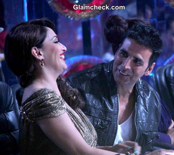 Akshay Kumar and Madhuri Dixit on Jhalak Dikhlaa Jaa 7