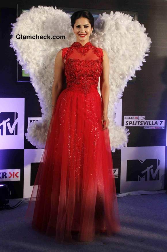 Sunny Leone Launches Splitsvilla Season 7 in Red Gown