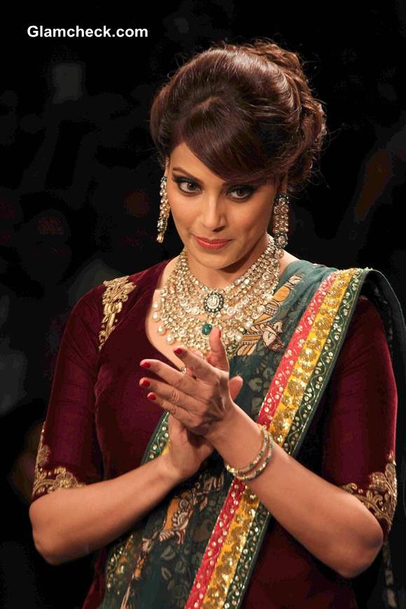 Bipasha Basu IIJW 2014 PC Jewellers