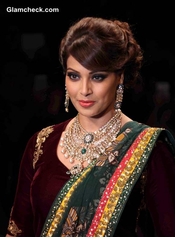 Bipasha Basu IIJW 2014