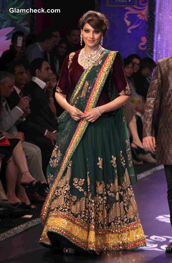 Bipasha Basu for PC Jewellers at IIJW 2014 Grand Finale