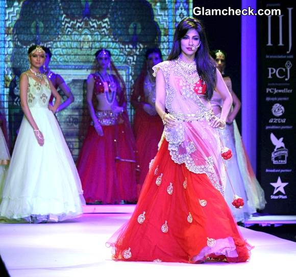 Chitrangada Singh for Moni Agarwal at IIJW 2014