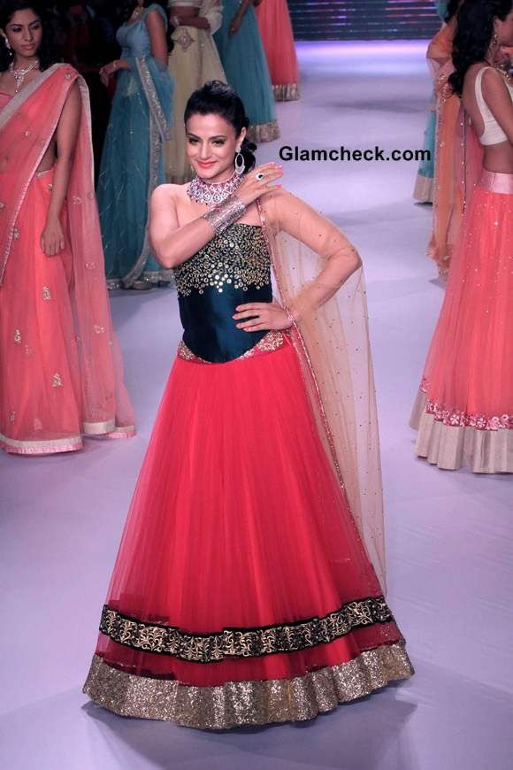 IIJW 2014 Ameesha Patel for Surya Gold