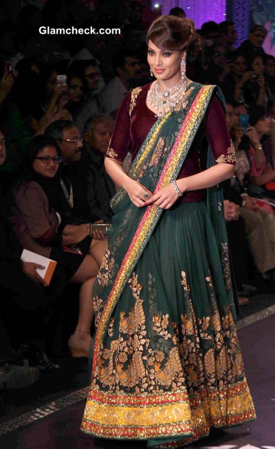 IIJW 2014  Bipasha Basu for PC Jewellers