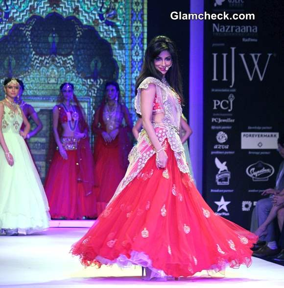 IIJW 2014  Chitrangada Singh for Moni Agarwal