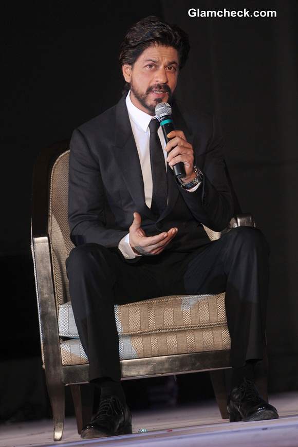 Shahrukh Khan Suave in Black Suit at Gitanjali Gems Eventually