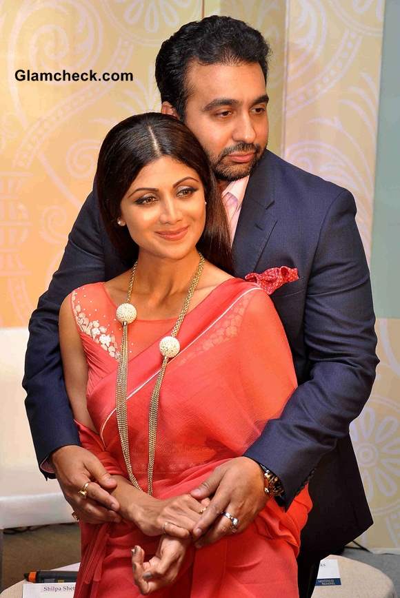 Shilpa Shetty Announces 2014 Goa Wedding Show in Tarun Tahiliani Sari