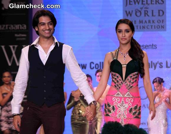 Shraddha Kapoor Walks for Gitanjali Jewellers at IIJW 2014