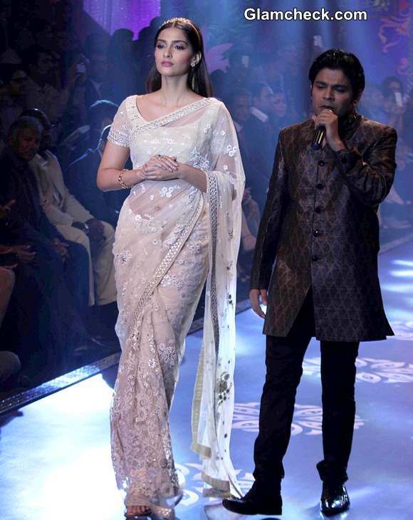 Sonam Kapoor IIJW 2014