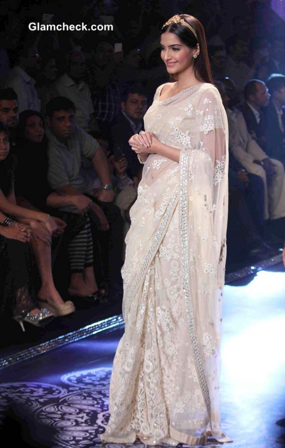 Sonam Kapoor at IIJW 2014