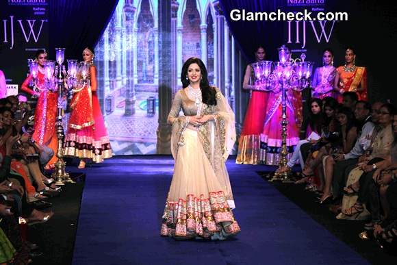 Sridevi for Golecha Jewels at IIJW 2014