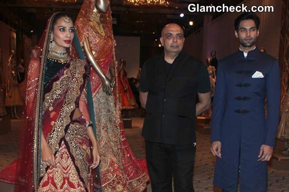 Tarun Tahiliani Debuts The Modern Mughals at Bridal Expo 2014