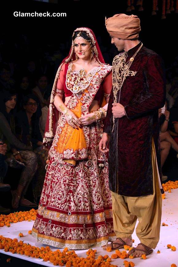 Zarine Khan Show-stopper for Swarovski at IIJW 2014