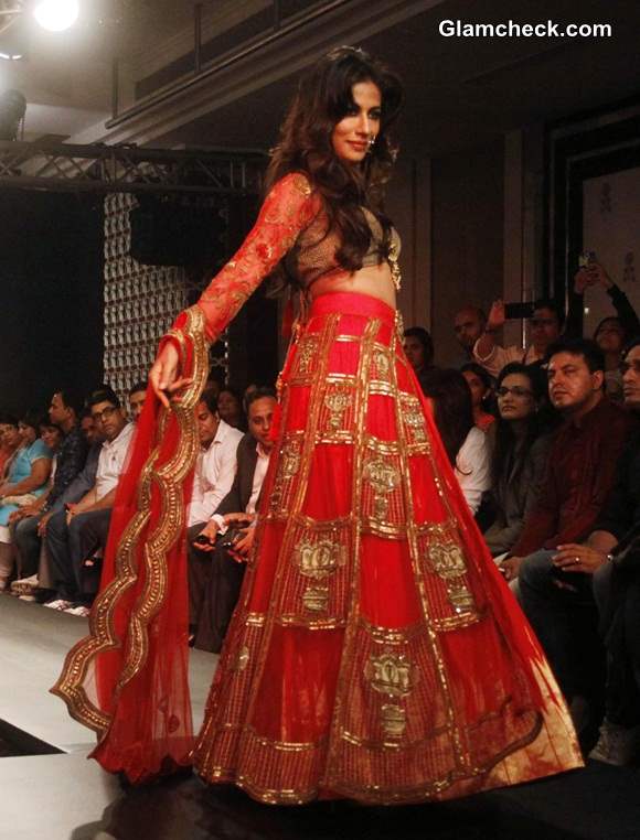 Chitrangada Singh for Harshitaa Chatterjee during LFW Winter Festive 2014