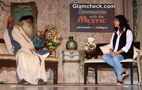 Juhi Chawla in Conversation with Sadhguru Pics