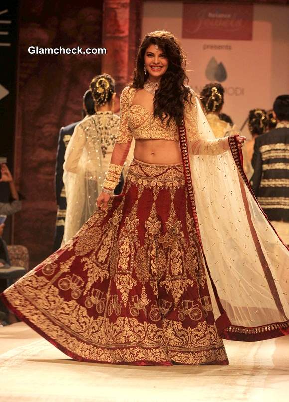 LFW Winter Festive 2014 Jacqueline Fernandez for Anju Modi