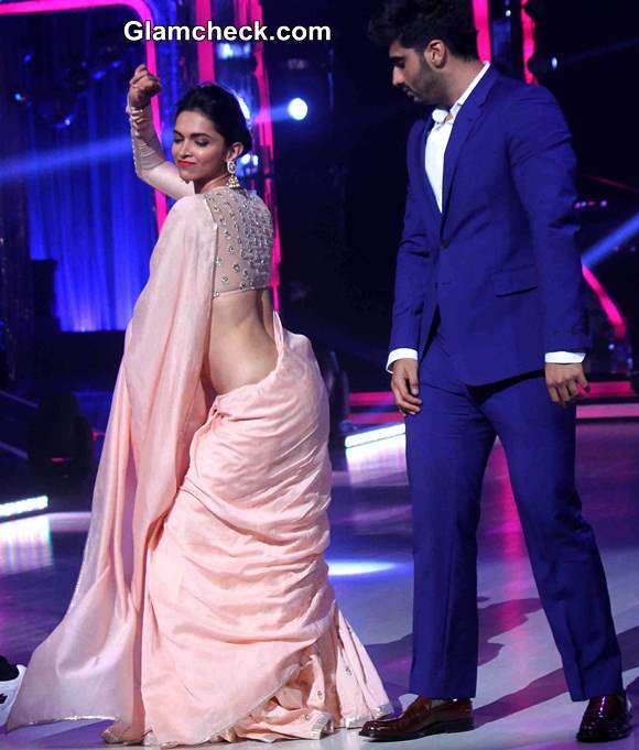 Deepika Padukone light Peach Saree on Jhalak Dikhhla Jaa Season 7