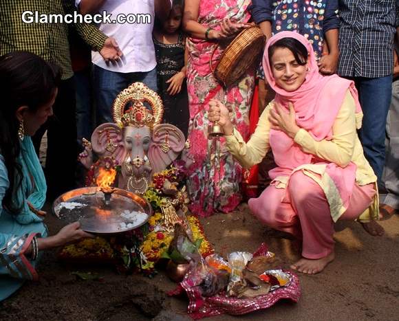 Ganesh Chaturthi 2014 Ameesha Patel