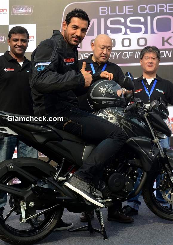 John Abraham at the flagging of the Yamaha Mission