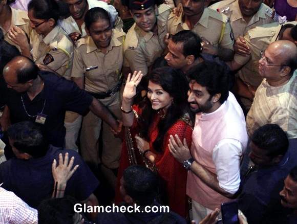 Lalbaugcha Raja 2014 - Aishwarya Rai and Abhishekh Bachchan