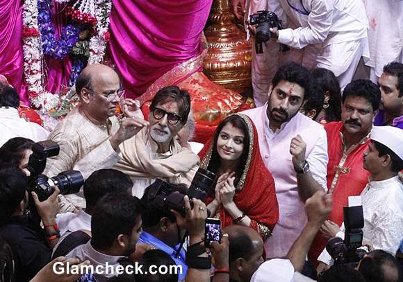 Lalbaugcha Raja 2014 - Bachchans offer prayer