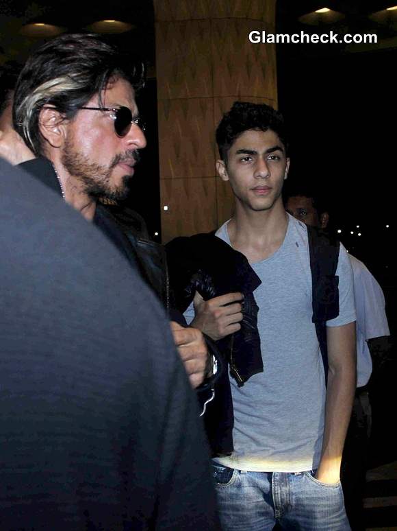 Shahrukh Khan along with his Son Aryan at the Mumbai airport