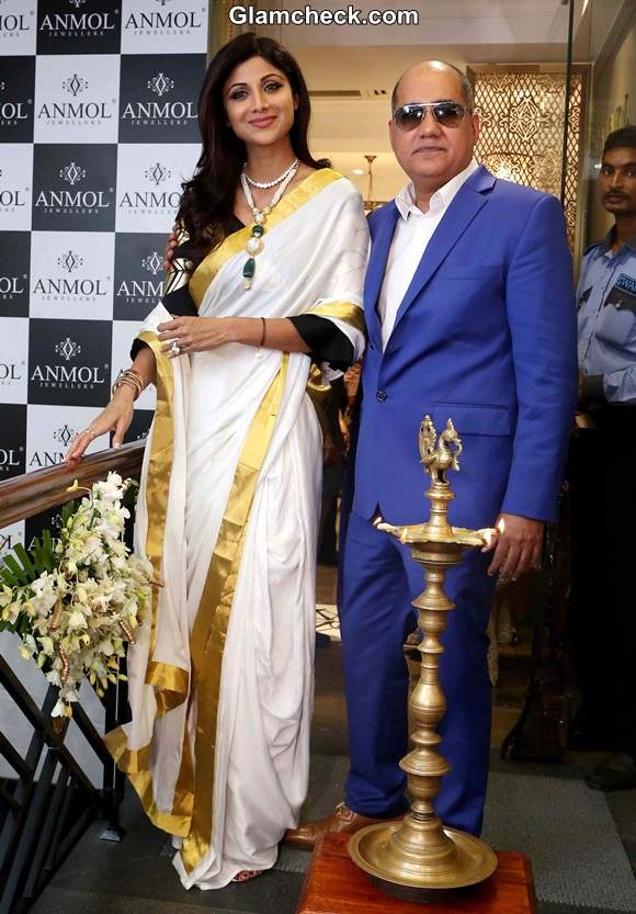 Shilpa Shetty during inauguration of Anmol Jewellers showroom