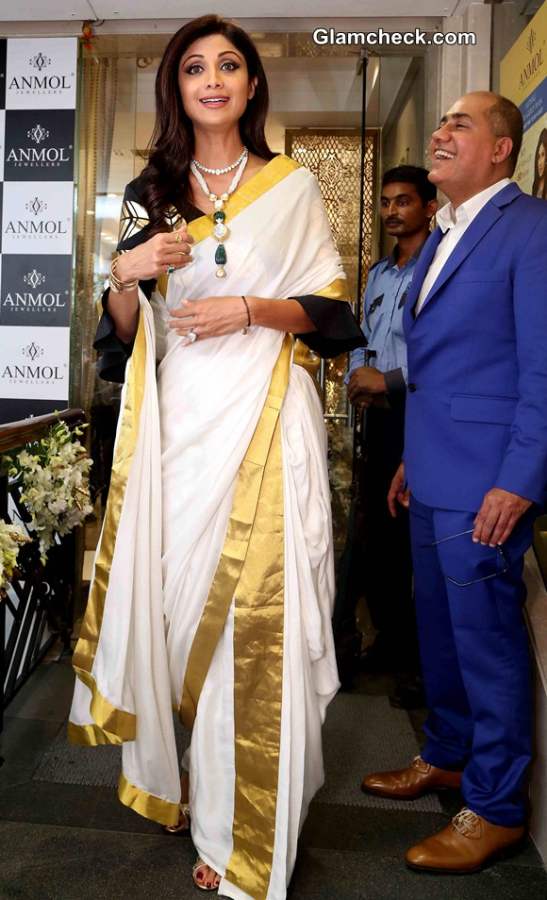 Shilpa Shetty in Kerala saree during the inauguration of Anmol Jewellers showroom in New Delhi