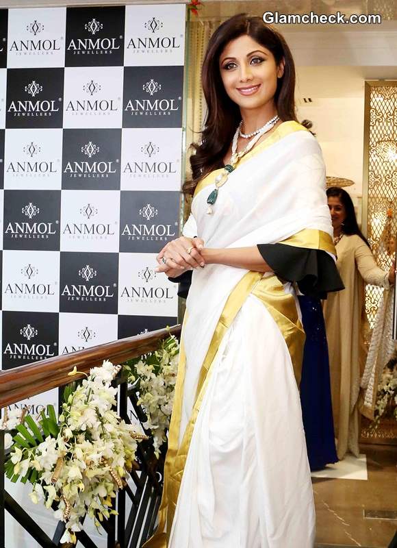 Shilpa Shetty in white gold Kerala saree