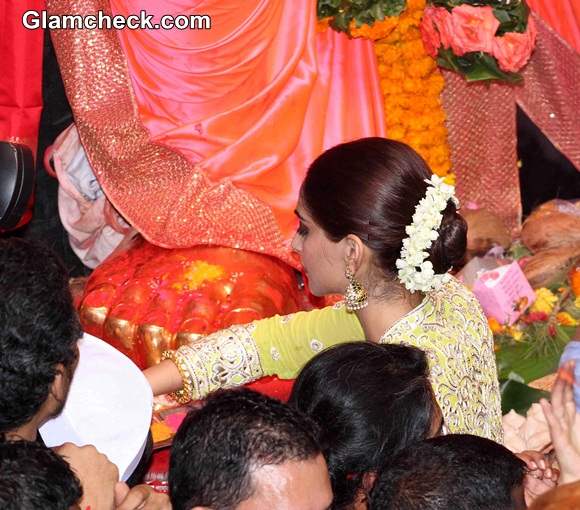 Traditional gajra Hairstyle Sonam Kapoor at Lalbaugcha Raja 2014