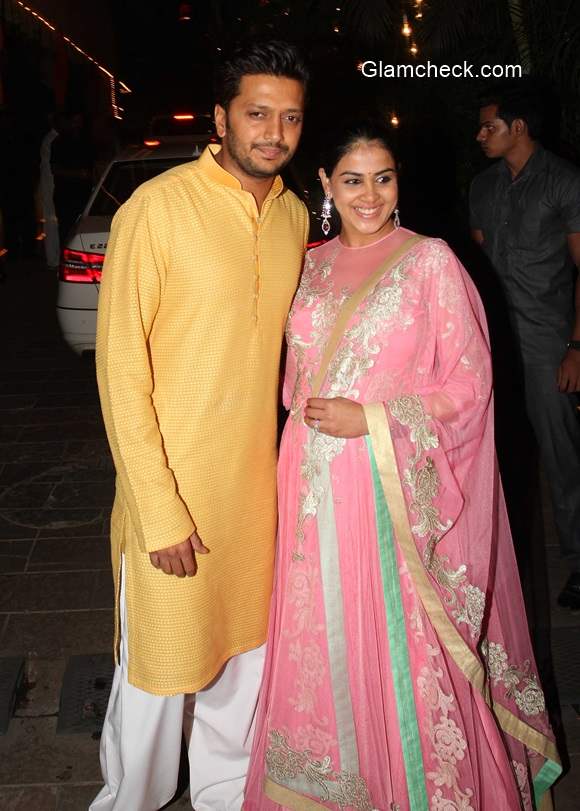 Riteish and Genelia at Amitabh Bachchans Diwali party