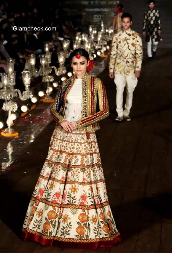 Rohit Bals Gulbagh Collection at Wills India Fashion Week 2014