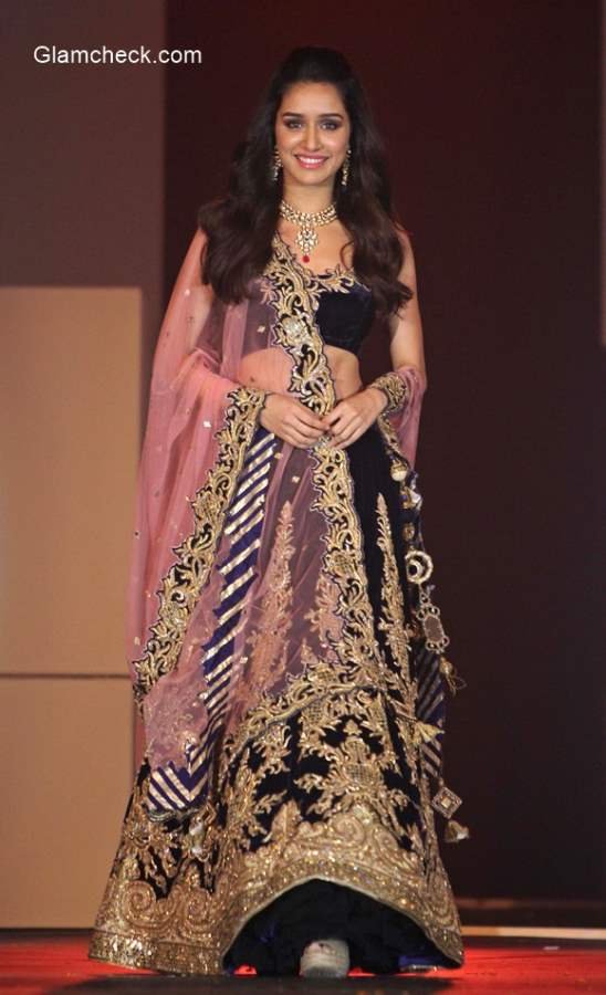 Shradda Kapoor at the IBJA Archana Kochhar outfit and Gitanjali jewelleries