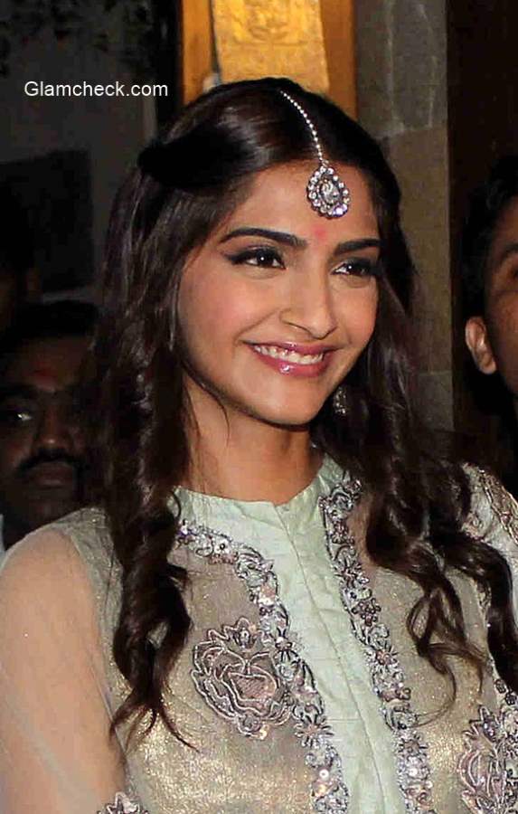 Sonam Kapoor 2014 Diwali