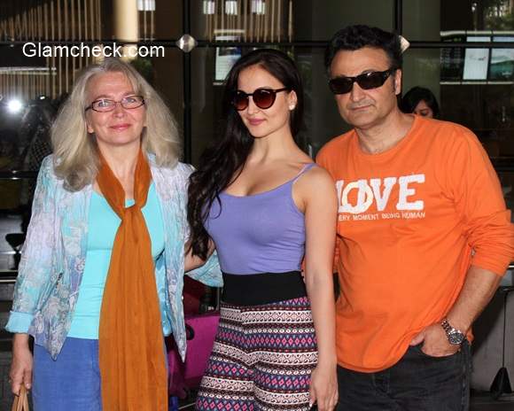 Ellie Avram with her Parents