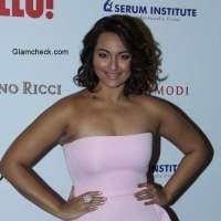 Sonakshi Sinha at the Hello Hall of Fame Awards 2014