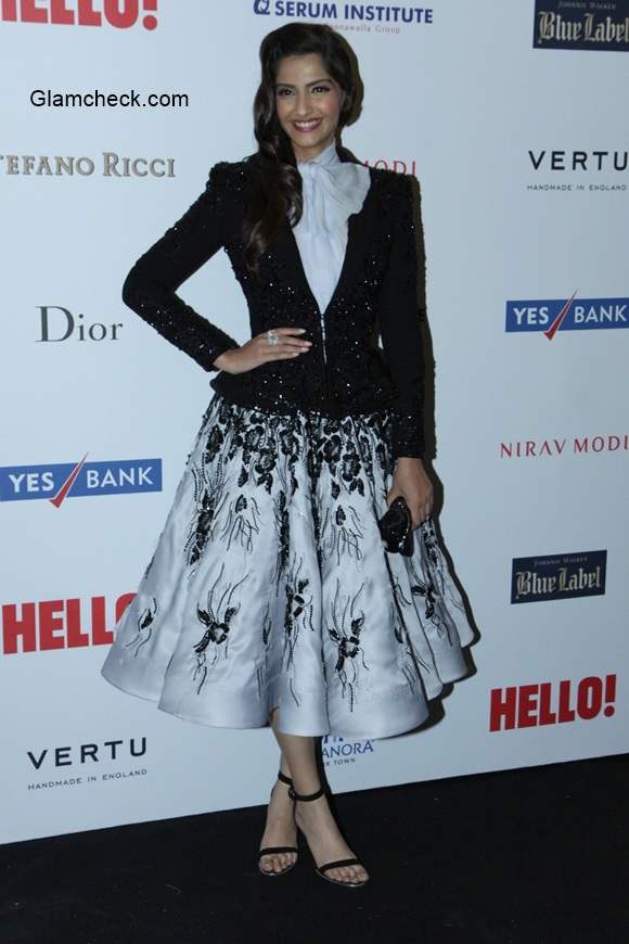 Sonam Kapoor stuns in Ralph Russo couture at the Hello Hall of Fame Awards 2014