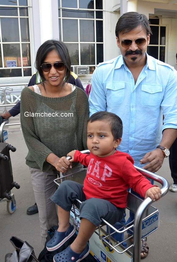 Vivek Oberoi with his family at Jodhpur Airport