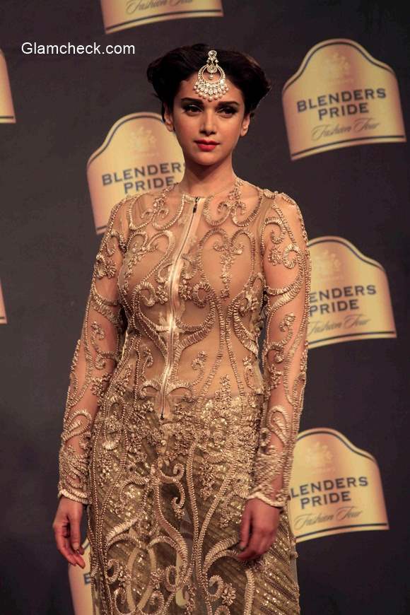 Aditi Rao Hydari at Blenders Pride Fashion Tour 2014