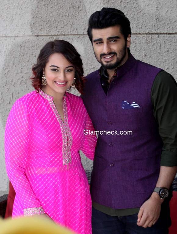 Arjun Kapoor Sonakshi Sinha promote Tevar in Ahmedabad