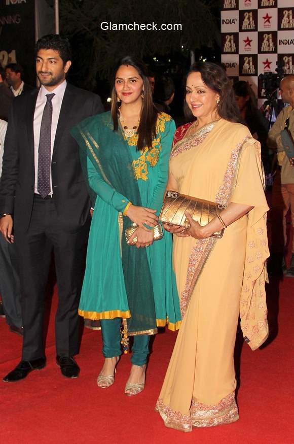 Hema Malini with her daughter Ahana Deol and son-in-law Vaibhav Vohra