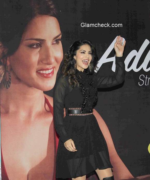 Sunny Leone 2014 grand finale of Adiction Deo contest