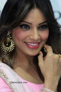 Bipasha Basu makeup and hair - during the launch of a PC jewelers store