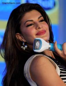 Jacqueline Fernandes launches Scholl’s latest Velvet Smooth Express Pedi