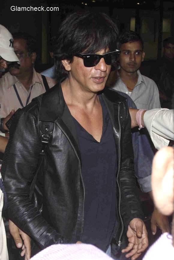 Shahrukh Khan 2015 spotted with family at Mumbai airport