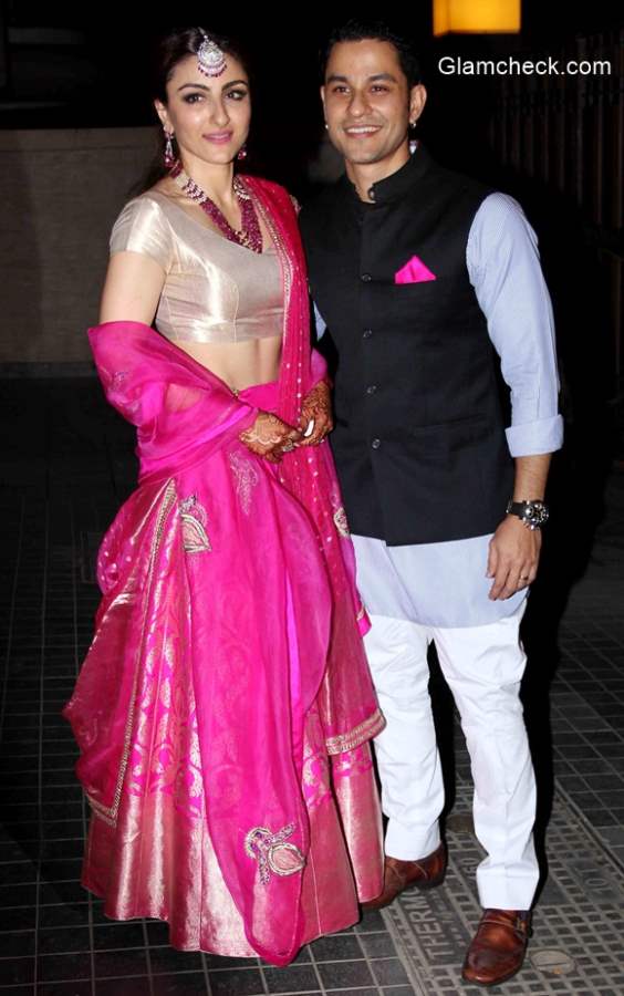 Soha Ali Khan and Kunal Kemu during their Wedding Reception