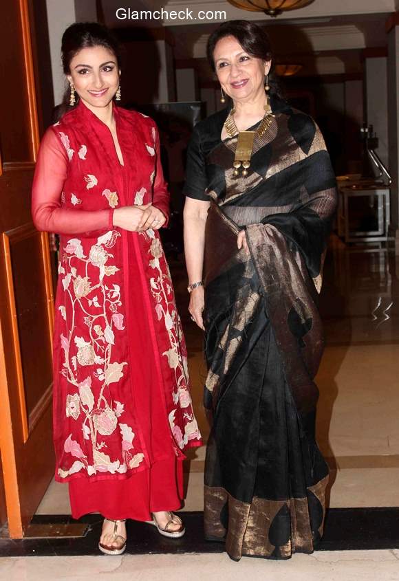 Soha Ali Khan and Sharmila Tagore during the felicitation ceremony of Clinic Plus scholarship programme