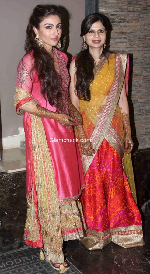 Soha Ali Khan with sister Saba Ali Khan