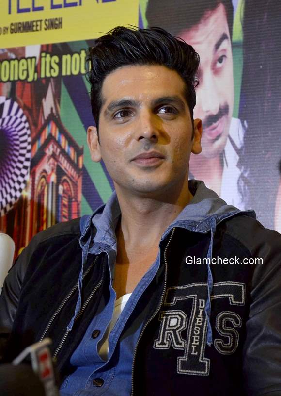 Zayed Khan in Sharafat Gayi Tel Lene