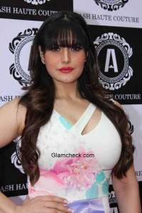 Celeb Hairstyle – Zarine Khan Sports Bangs